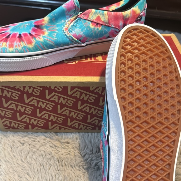 NWT Vans Slip-On Shoes Size 9.5 Women Tye Dye Multi/White In Box - Picture 4 of 9